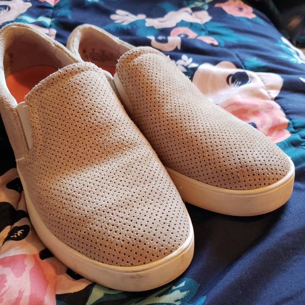 Sketchers memory foam "FIRM ON PRICE"